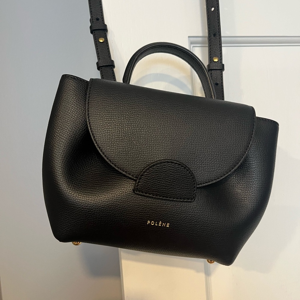 Polene Numero Nano
Black Crossbody Bag with Smooth Leather and Adjustable Straps
